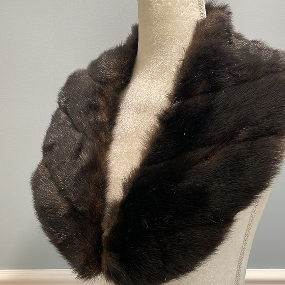Fur Collar - Picture 4 of 10